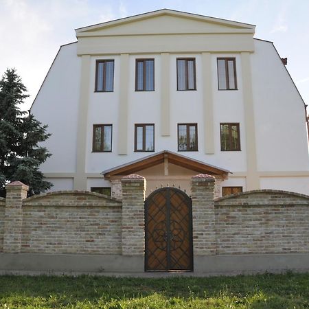 Hotel Dom Fedorovyh à Sergeyevka Extérieur photo